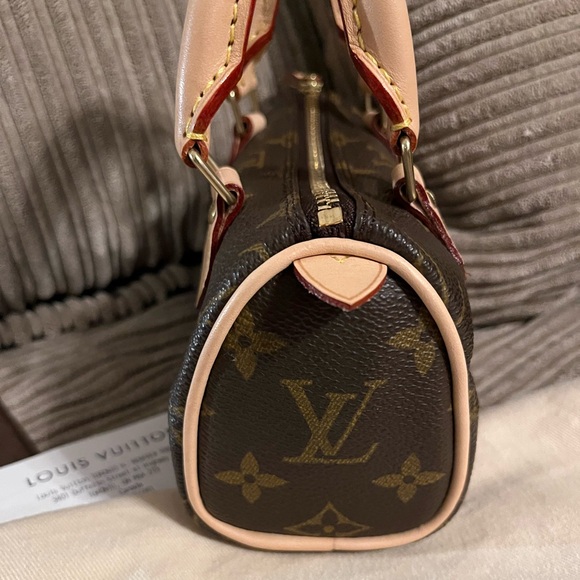 (SOLD)Authentic Vintage Louis Vuitton Mini HL Speedy Monogram - Picture 5 of 10